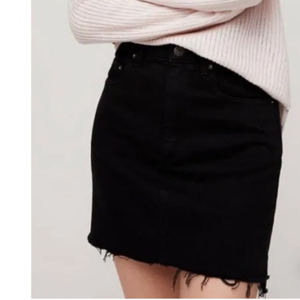 Aritzia Wilfred Free Black Raw Hem Skirt
